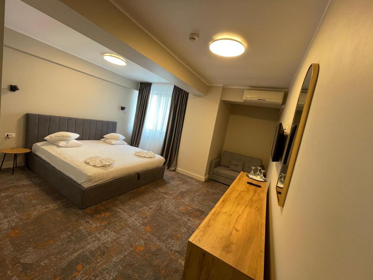 Hotel City Tulcea Exterior photo